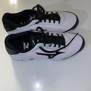 Brand new mizuno cleats